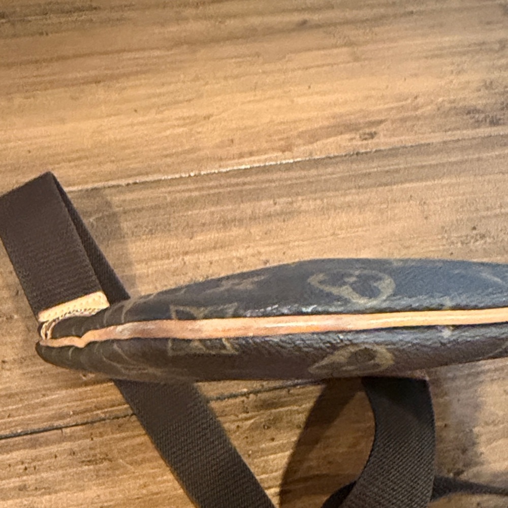 Louis Vuitton Monogram Brown Messenger Bag- great used condition - Picture 16 of 16